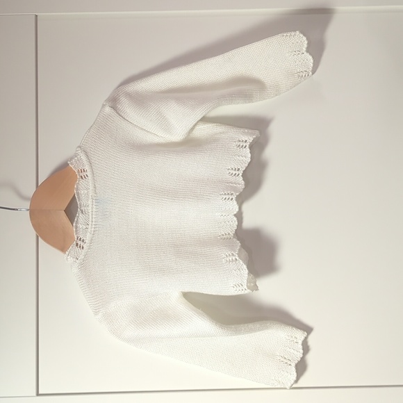 Julius Berger Infant Girls 18M White Scalloped Edge Bolero Sweater Long Sleeve - Picture 2 of 7